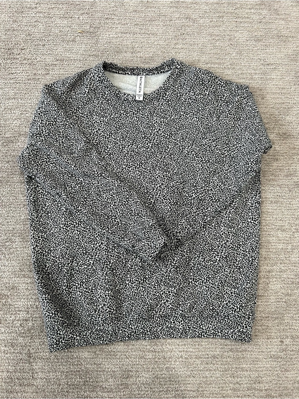80’s Style Athleta Leopard Print Sweater Size Medium Long Sleeve Pullover Crew